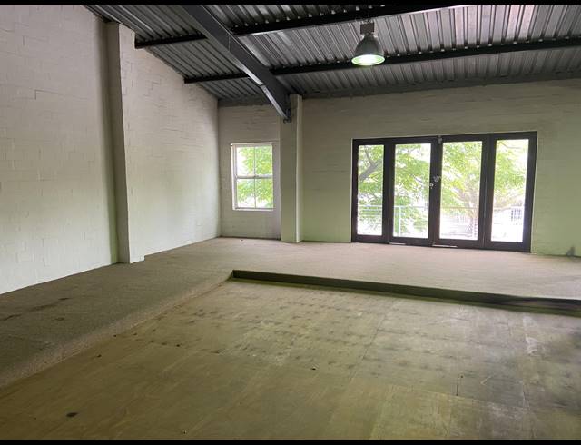 1,337M² WAREHOUSE FOR SALE IN WESTLAKE